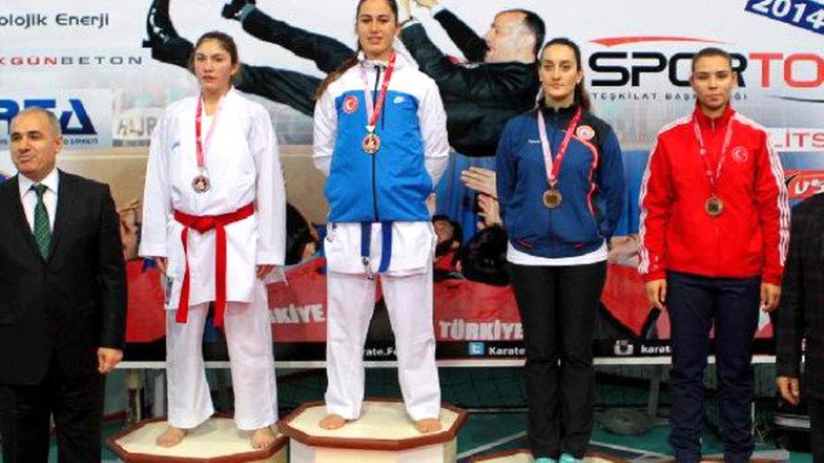 Dikili\'nin Şampiyon Annesi Nezahat