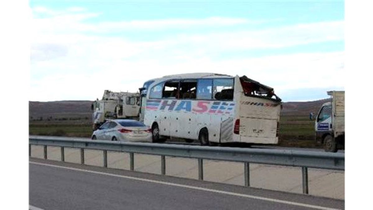 Eskişehir\'de Yolcu Otobüsü Devrildi: 1 Ölü, 29 Yaralı