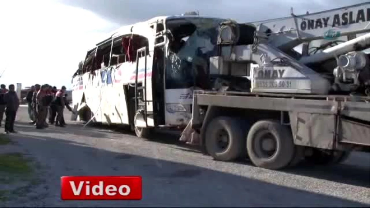 Eskişehir\'de Yolcu Otobüsü Devrildi