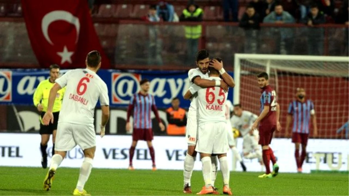 Eskişehirspor, Trabzonspor\'u Deplasmanda Yıktı