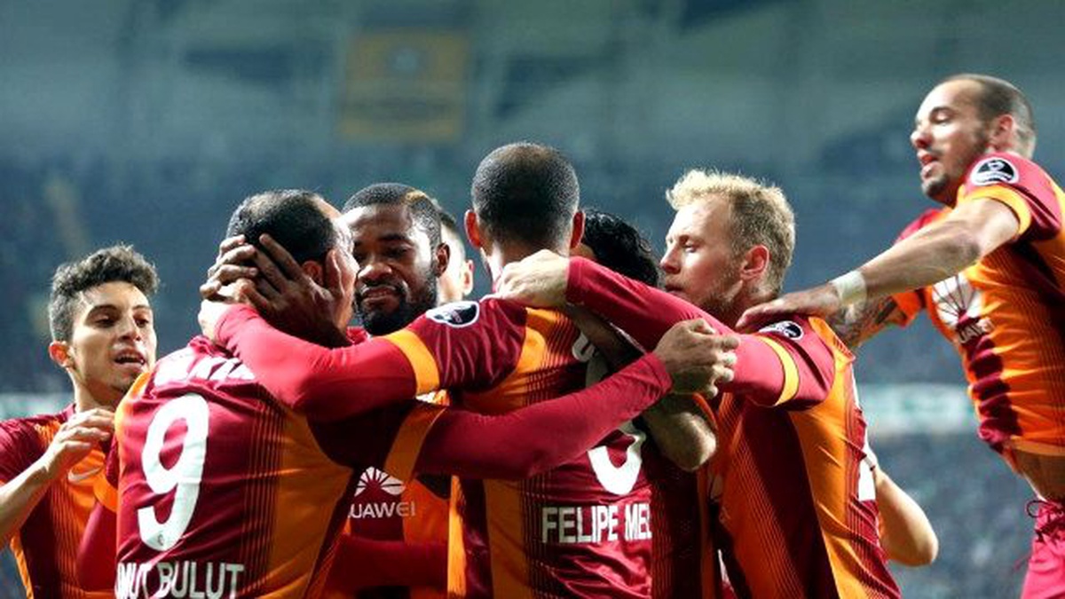 Galatasaray Yönetimi Futbolcuların Tüm Alacaklarını Ödüyor