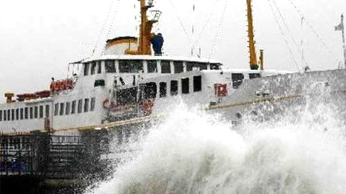 İstanbul\'da Lodos: Bazı Vapur Seferleri Yapılamıyor