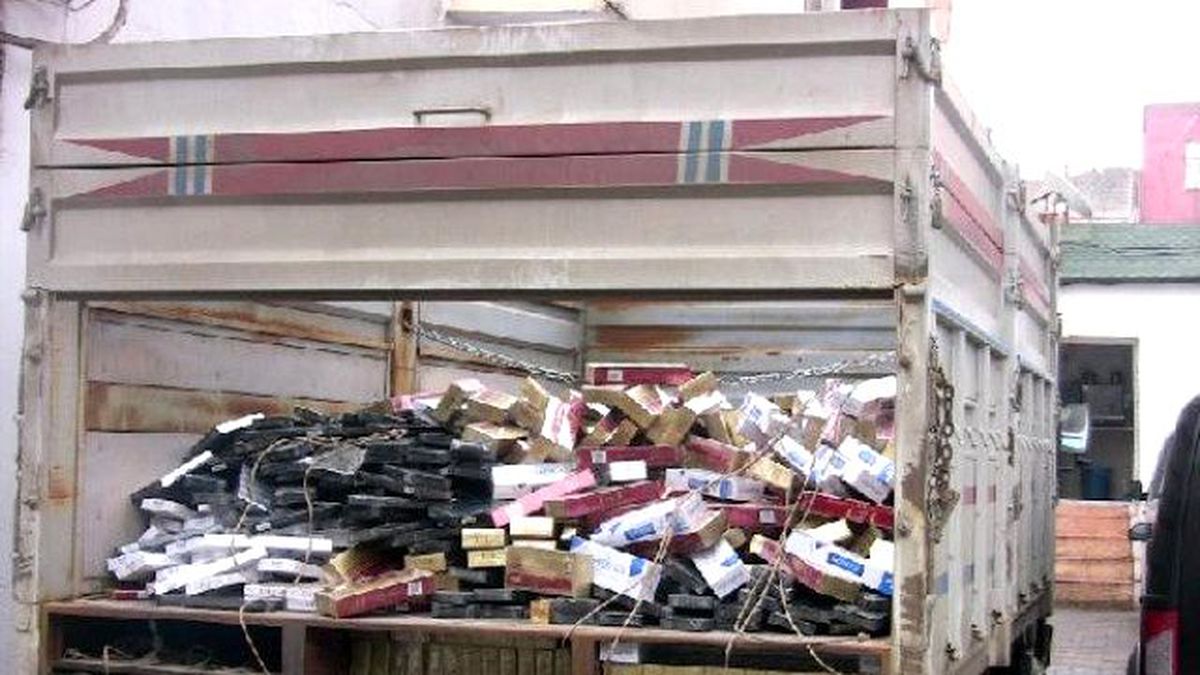 Kamyonda 10 Bin Paket Kaçak Sigara Ele Geçirildi