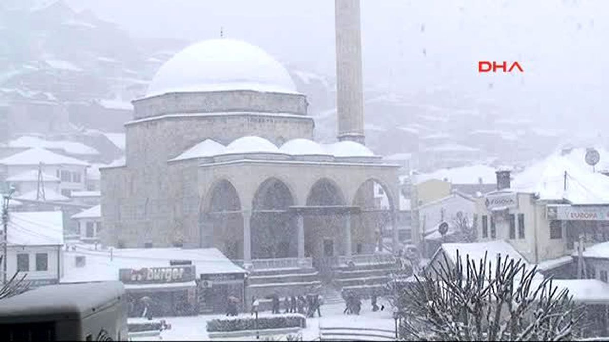 Kosova\'da TİKA\'nın Onardığı Sinan Paşa Camii\'nde Türkçe Vaaz Yasaklandı