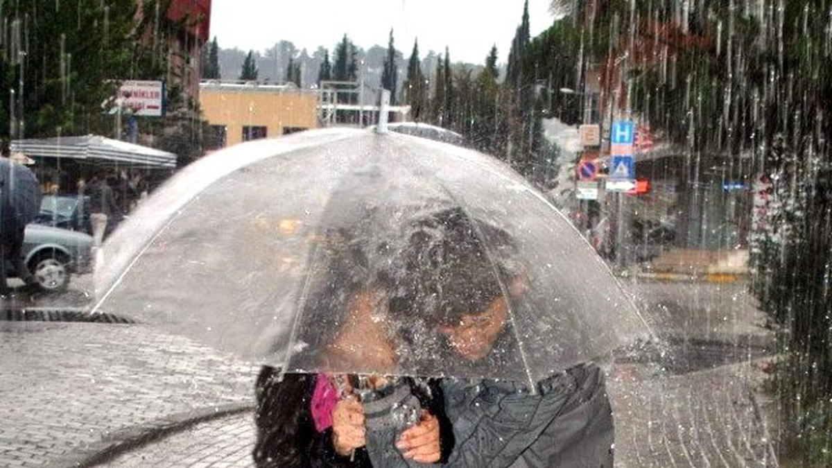 Kuvvetli Yağışlarla Birlikte Sıcaklık Düşecek