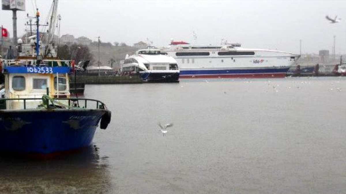 Marmara\'da Deniz Ulaşımına Fırtına Engeli (2)