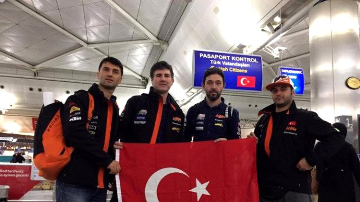 Milli Sporcular Dakar Rallisi İçin Yola Çıktı