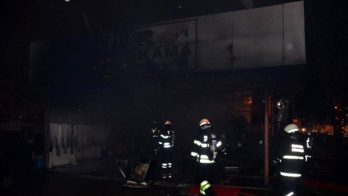 Oto Yıkamacıda Çıkan Yangın Korkuttu