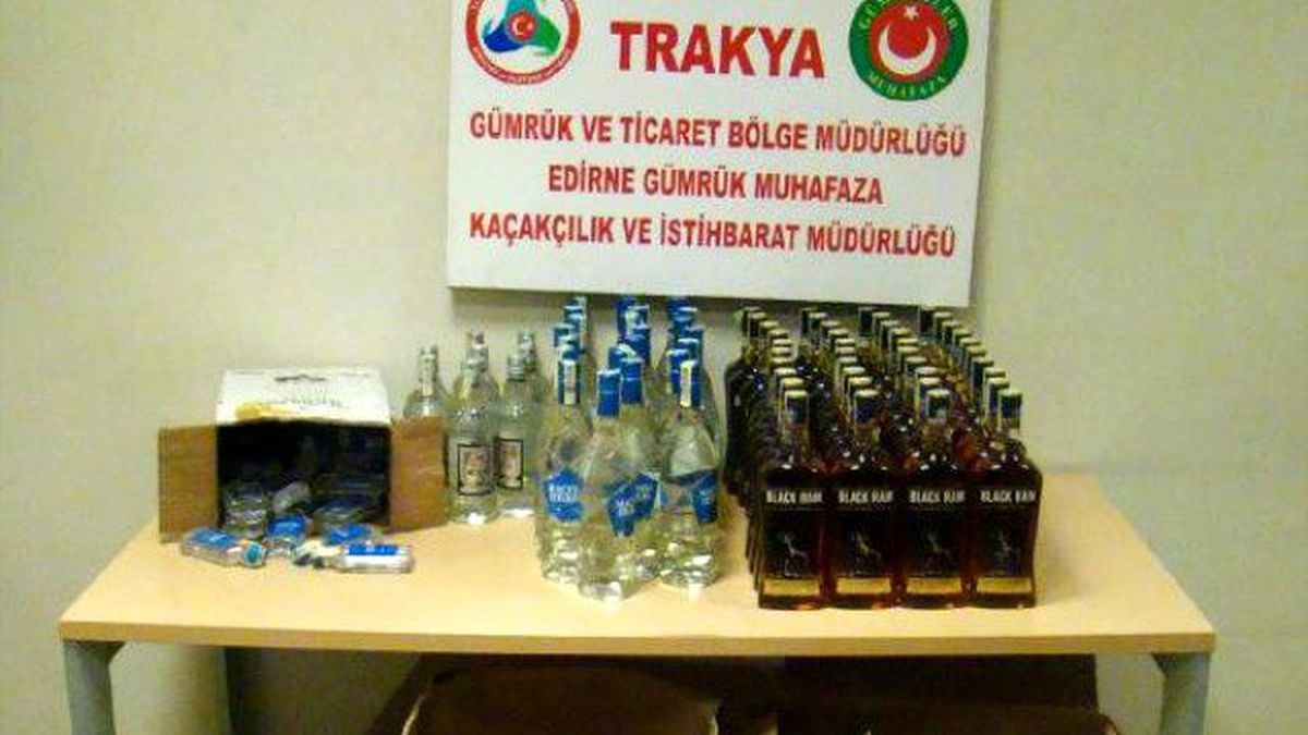 Pazarkule\'de 419 Şişe Kaçak İçki Ele Geçirildi
