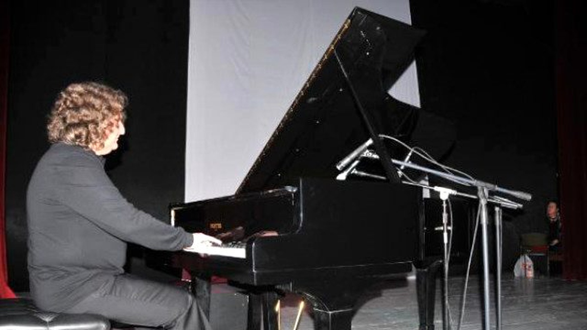 Piyanist Tuluyhan Uğurlu, Tarsus\'ta Konser Verdi