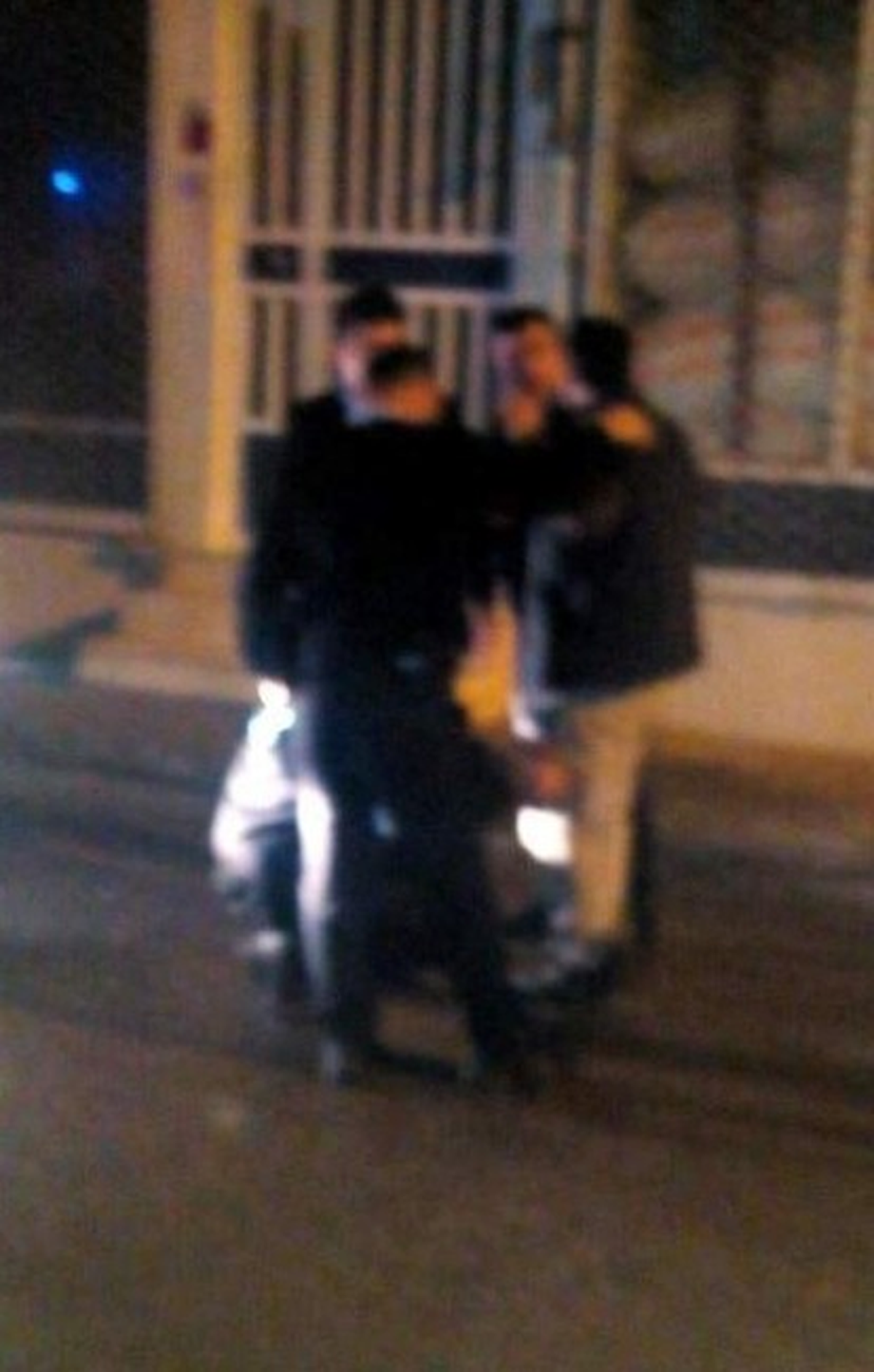 Polisin Şüphelendiği Şahsın Üzerinden Tabanca Çıktı
