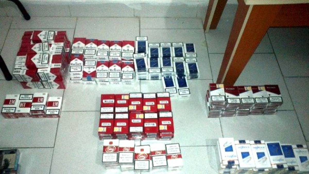 Sarıgöl\'de, Bandrolsüz 750 Paket Sigara Ele Geçirildi