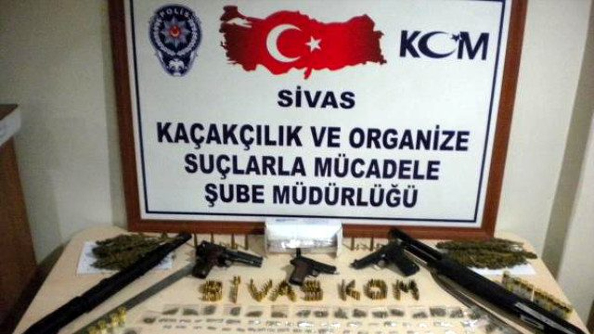 Sivas\'ta Uyuşturucuya 13 Gözaltı