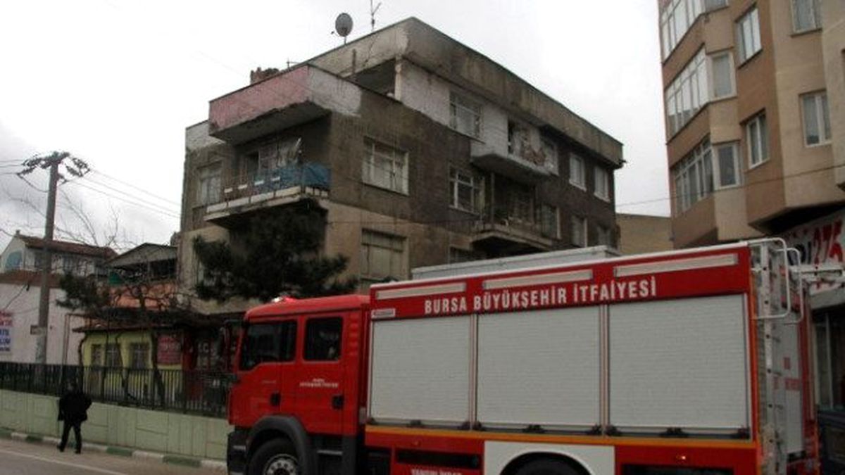 Soba Kovasından Çıkan Yangın Ekipleri Alarma Geçirdi