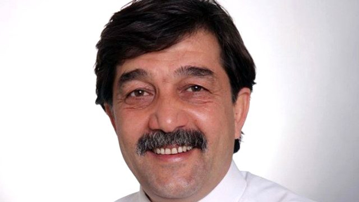 Urla MHP\'de Hasan Hüseyin Akgün Güven Tazeledi