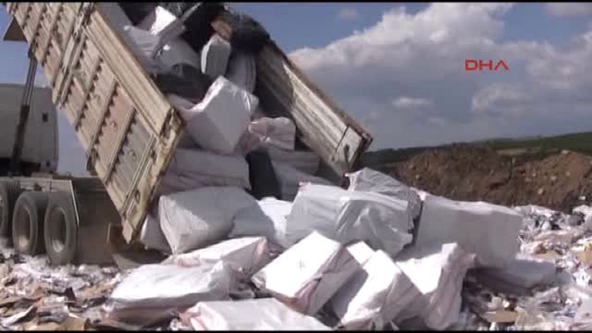 Uşak\'ta 100 Bin Paket Kaçak Sigara Yakıldı