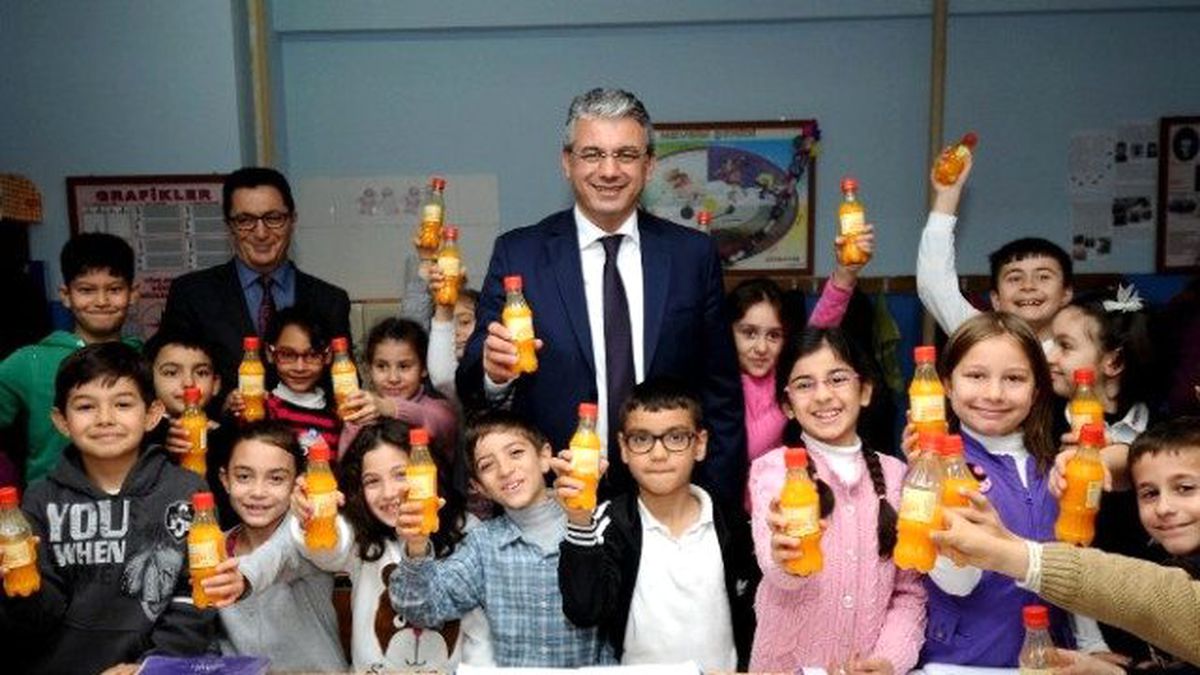 6 Bin Öğrenciye Mandalina Suyu