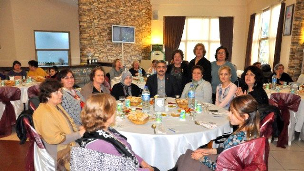Başkan Alıcık, Annelerin Yeni Yılını Kutladı
