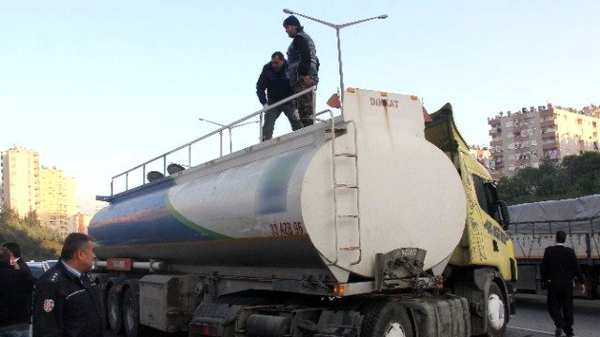 Bir Tanker Dolusu Esrar Ele Geçirildi