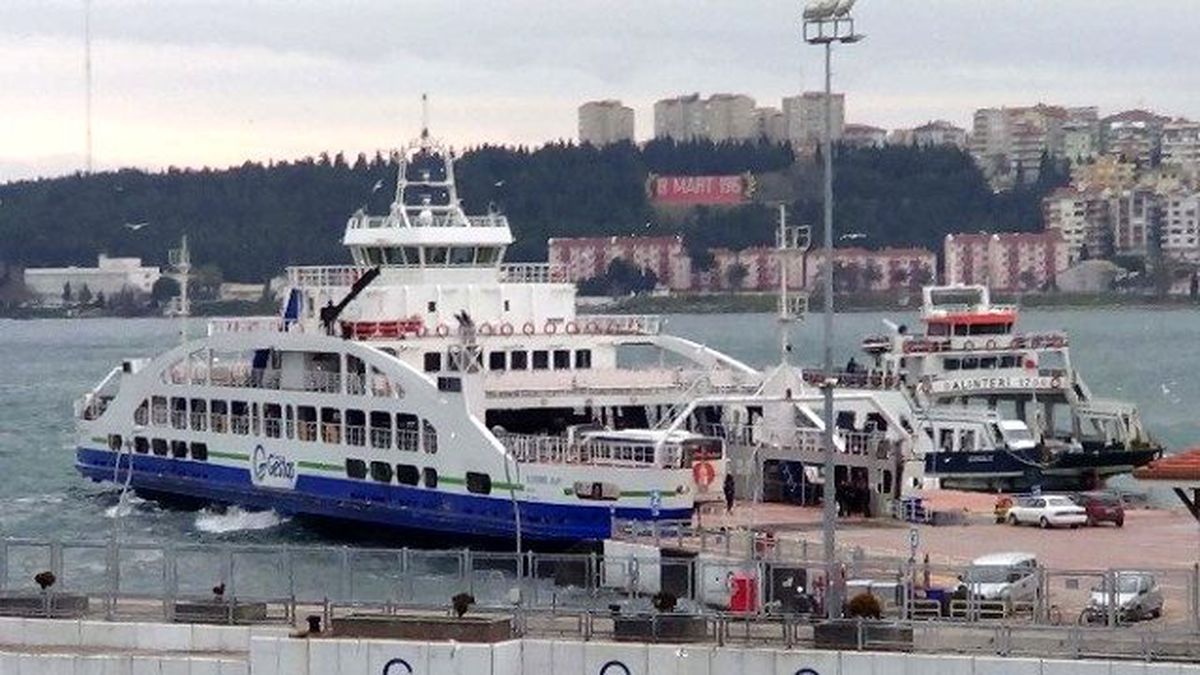 Çanakkale\'de Adalar Feribot Seferleri İptal