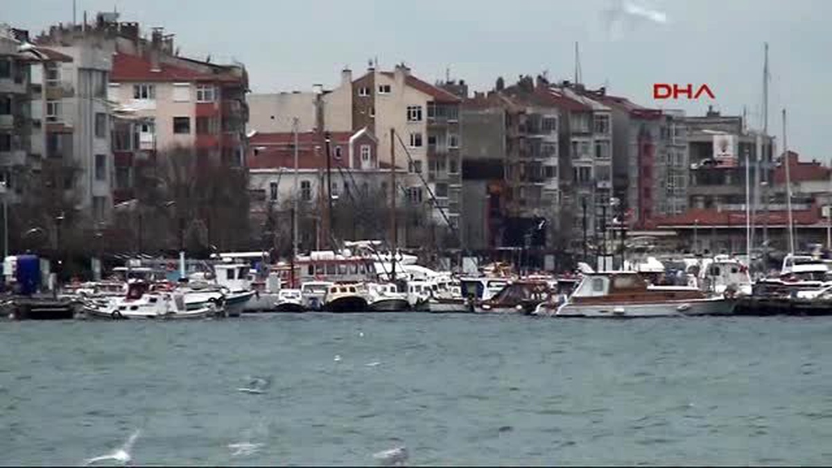 Çanakkale Feribot Seferlerine 2 Günlük Poyraz Engeli