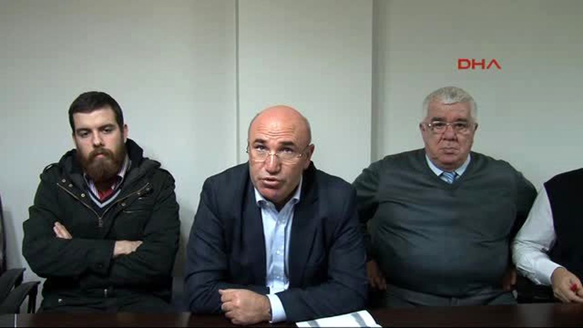 CHP Zeytinburnu İlçe Binasına \'Makara\' Baskını