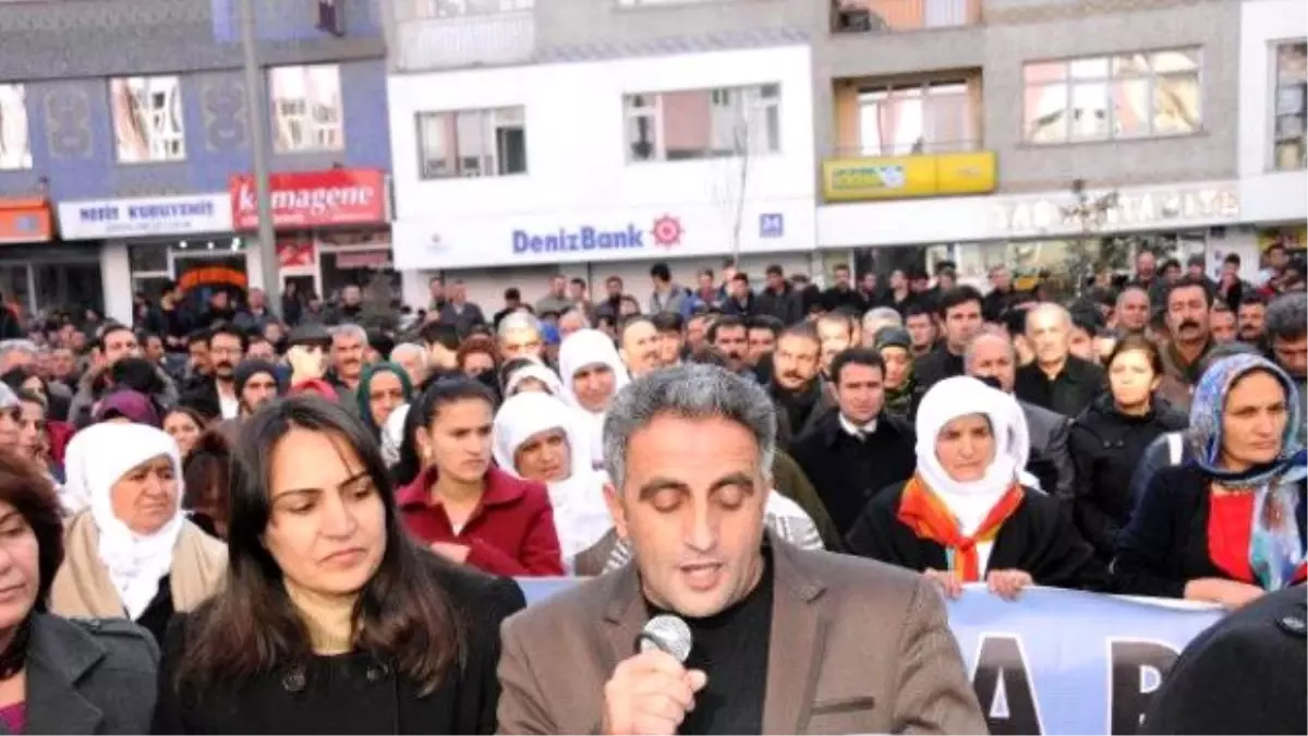 Cizredeki Provokasyonlar Hakkari\'de Protesto Edildi