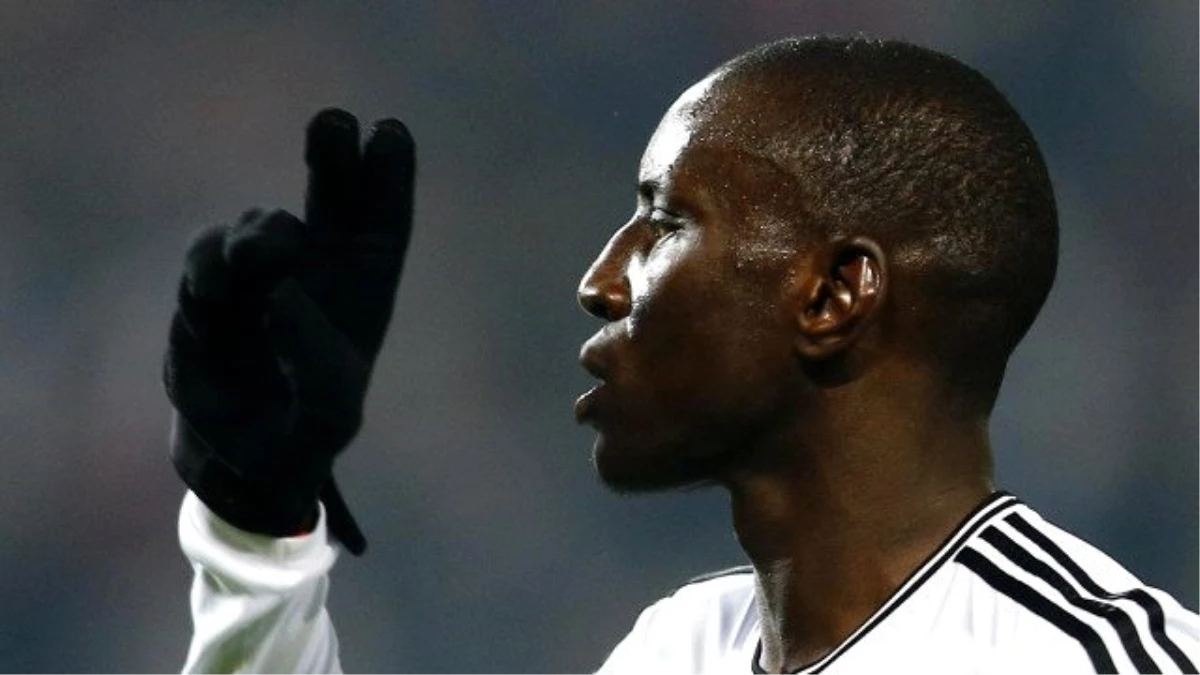 Demba Ba\'nın Gol Sevinci Tartışma Konusu Oldu