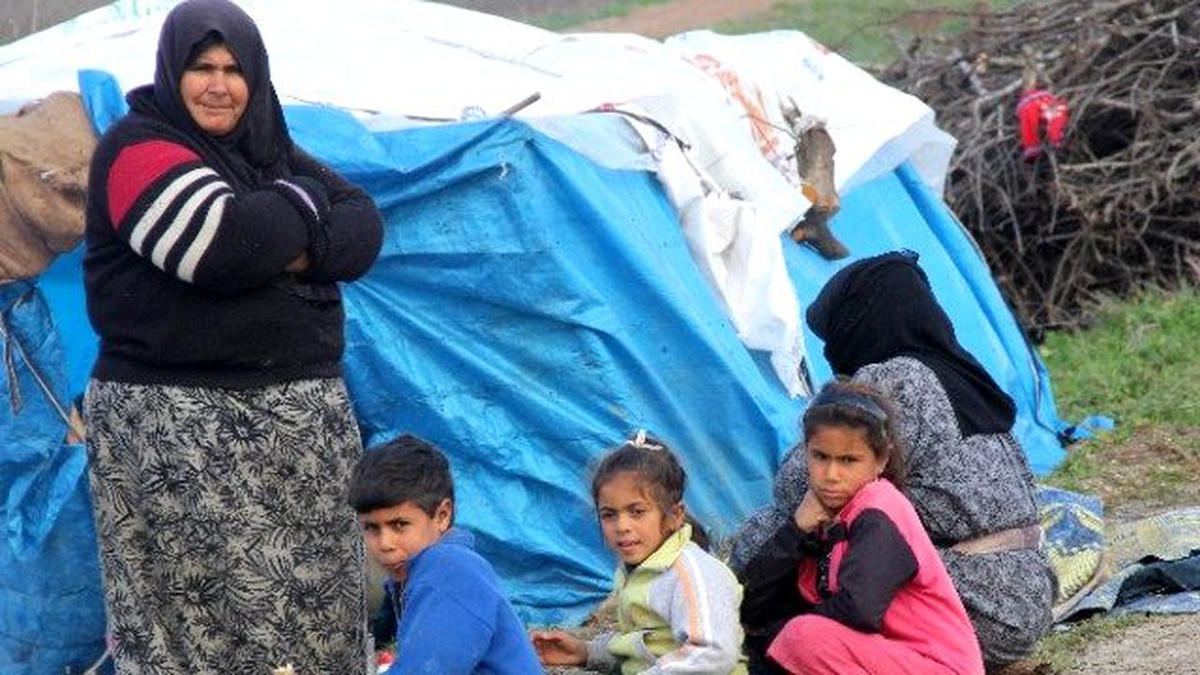 Işid ve Esad Bombalarından Kaçan Ailelerin Yaşam Mücadelesi