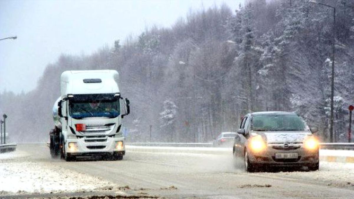 Kar Bolu Dağı\'nda Ulaşımı Etkiliyor