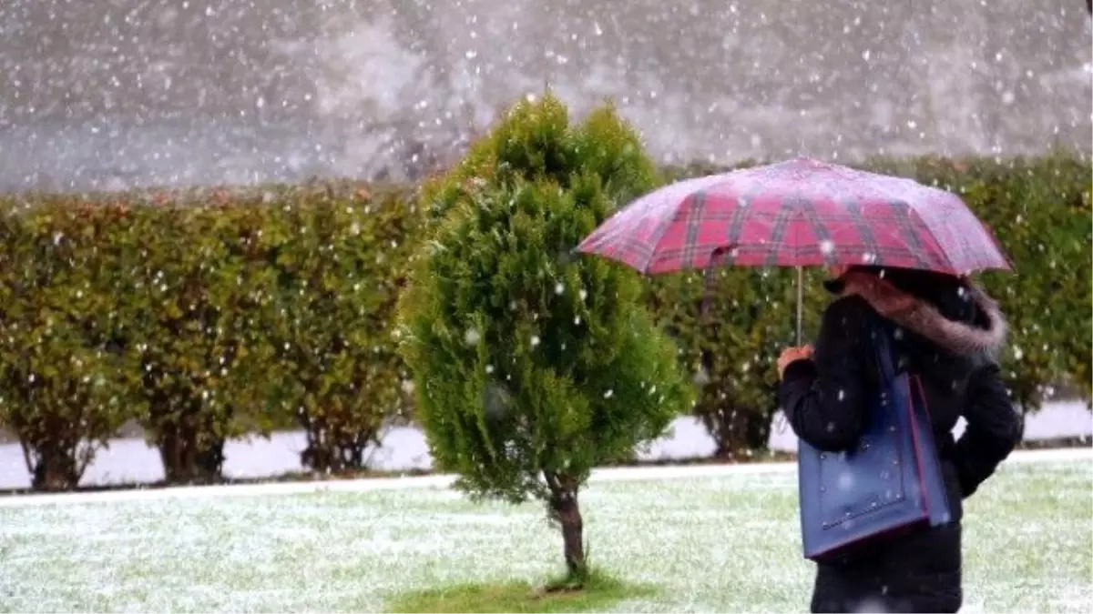 Kar Manisa ve İlçelerini Etkisi Altına Aldı