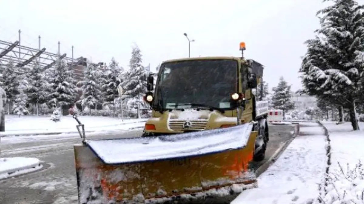 Kartepe\'de Kar Kalınlığı 20 Santime Ulaştı