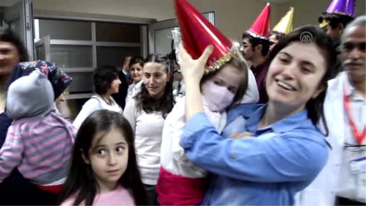OMÜ\'de Lösemili Çocuklar İçin Erken Yılbaşı Kutlaması