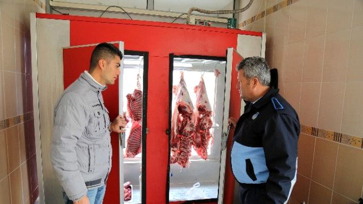 Mezitli\'de Kasaplara Sıkı Denetim