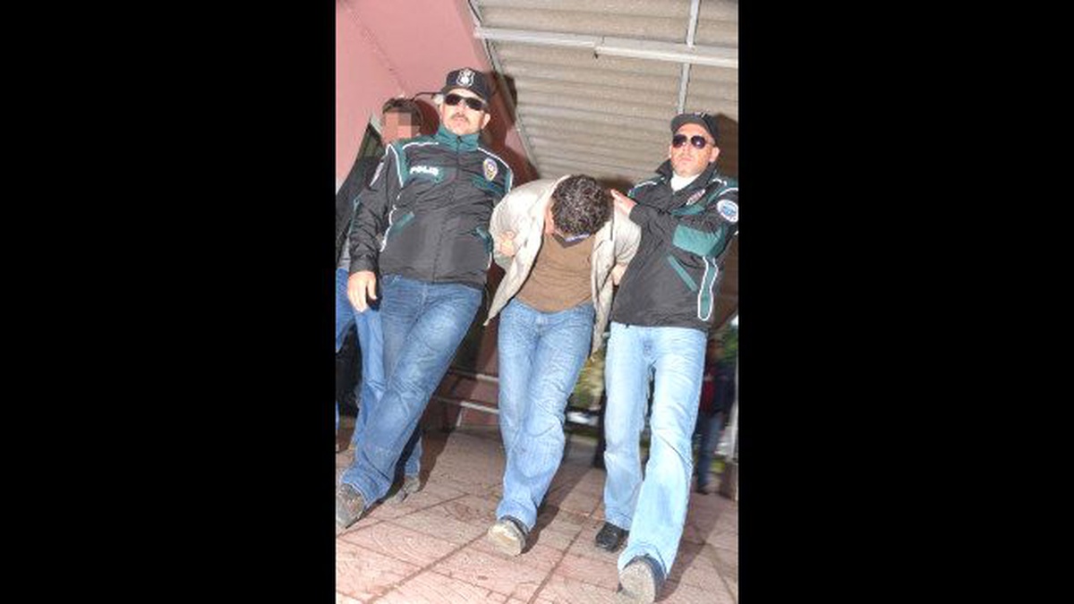 Otoyolda Nefes Kesen Operasyonda 1 Ton Esrar Ele Geçi