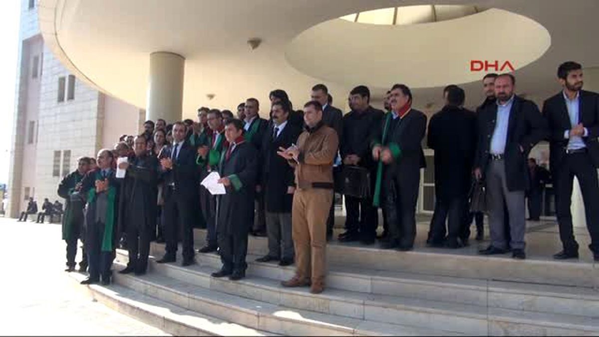 Şanlıurfa?da Avukatlardan Uludere Protestosu