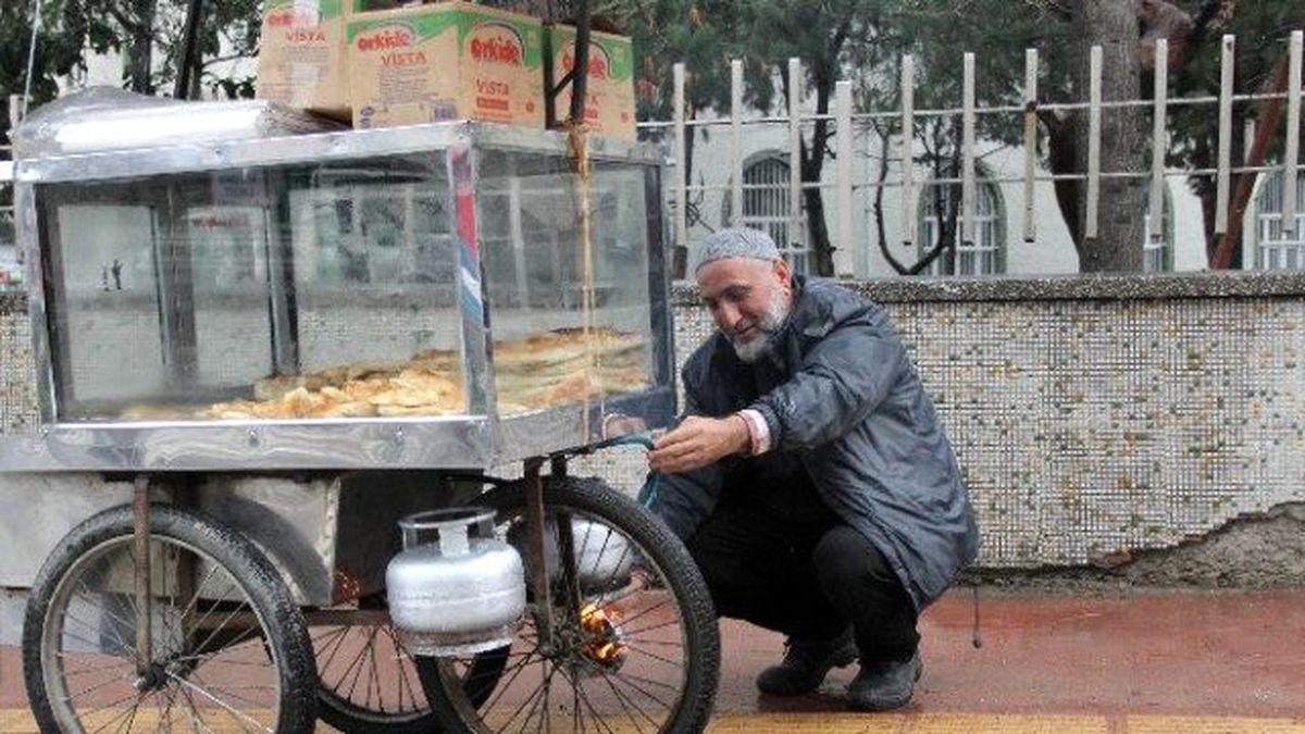 Seyyar Börekçiden Tehlikeli Hareket
