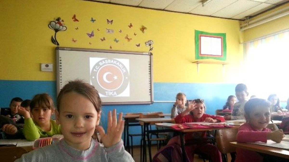 Tika\'dan Karadağ Milli Eğitim Bakanlığına Teknolojik Eğitim Ekipmanı Desteği