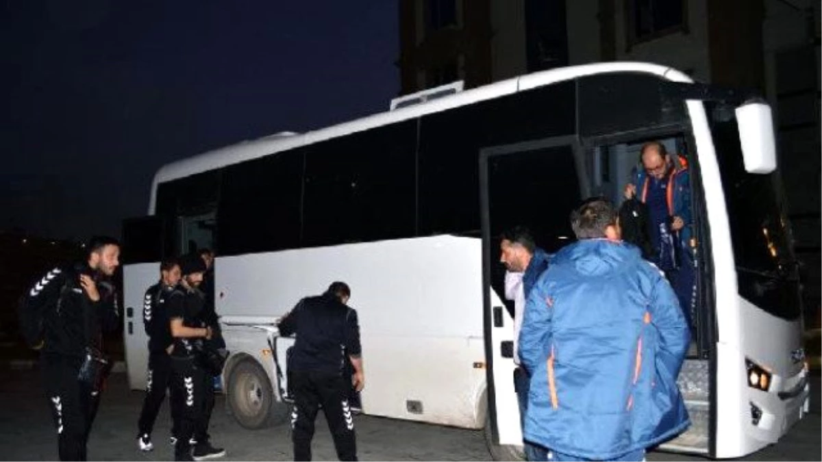 Torku Konyaspor Kafilesine Şırnak\'ta Zırhlı Araçlı Güvenlik