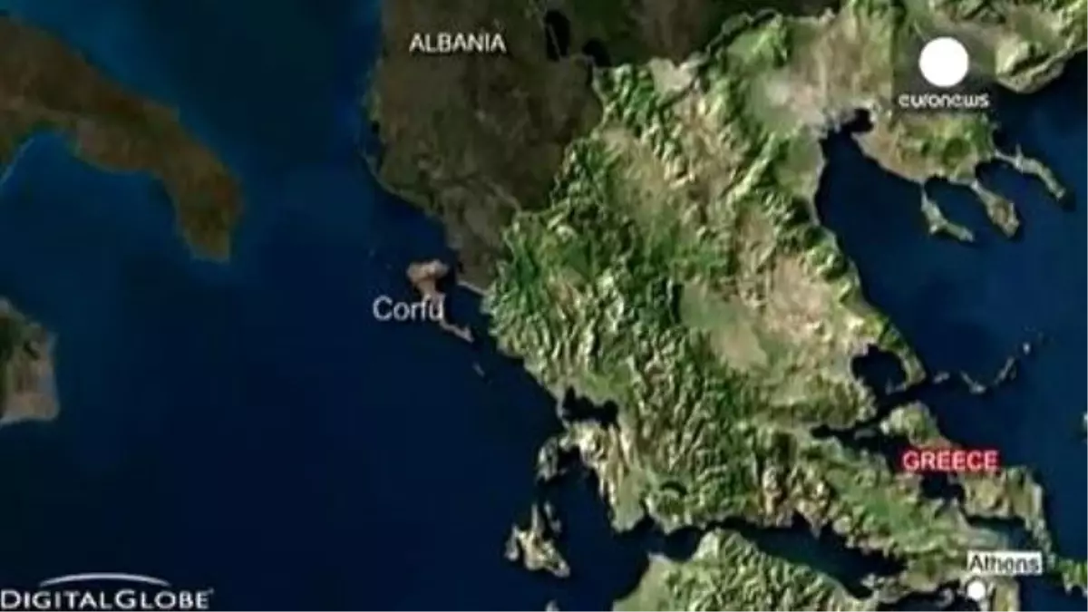Yunanistan'da Yolcu Gemisinden Acil Durum Sinyali