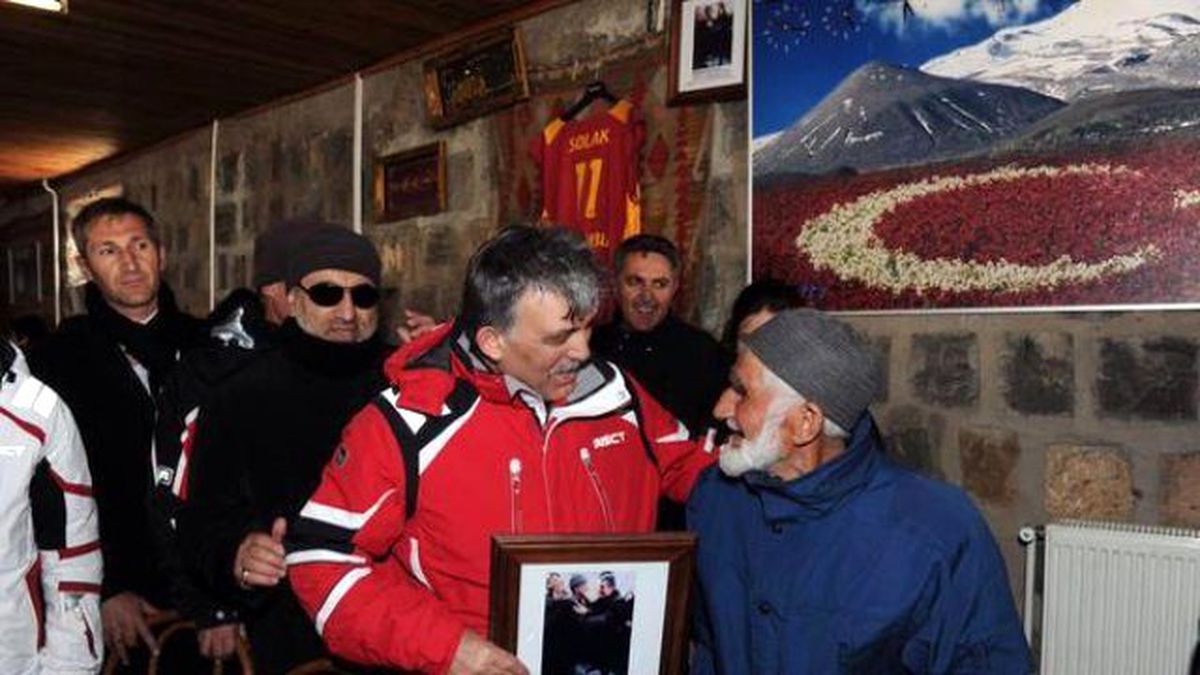 Abdullah Gül\'den Hasan Dede Tweeti