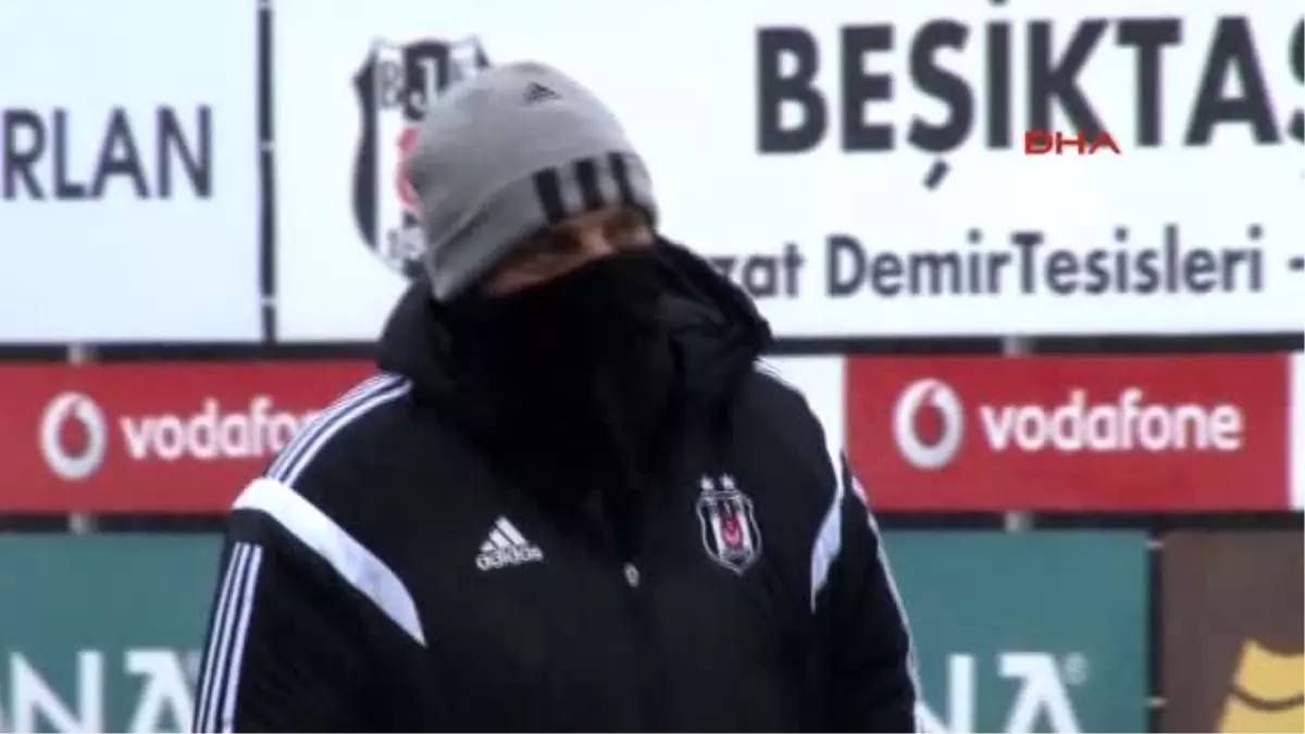 Beşiktaş Yoğun Yağmur Altında Çalıştı