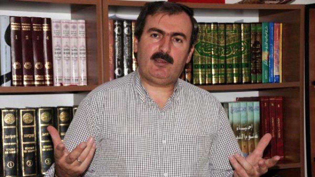 Doç. Dr. İdiz: Noel Maksadıyla Yılbaşı Kutlamak Haramdır