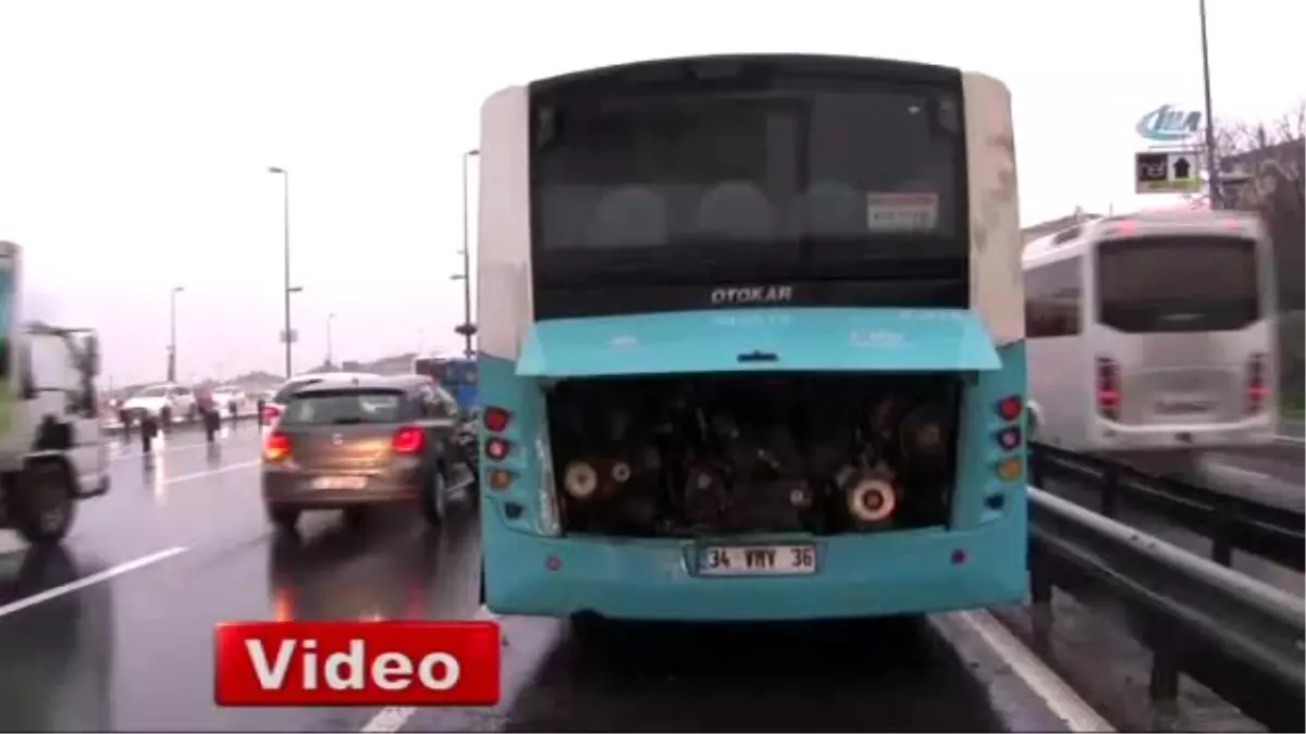 İstanbul, E-5 Trafiğini Felç Eden Yangın