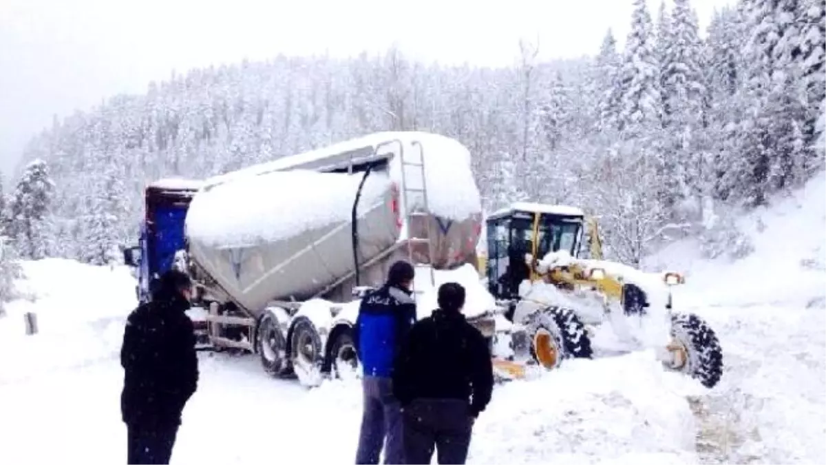 Kastamonu\'da 781 Köy Yolu Ulaşıma Kapandı