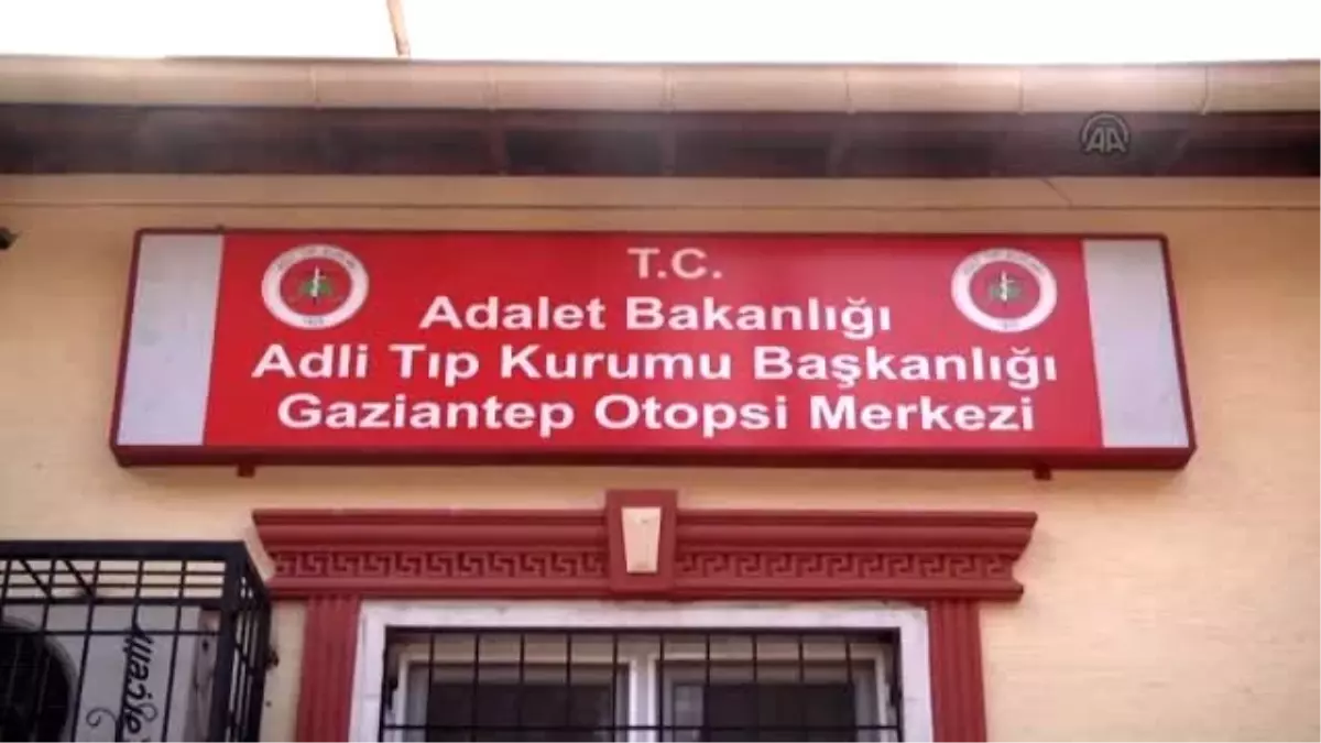 Mahsur Kalan Güvercini Kurtarmak İsterken Öldü