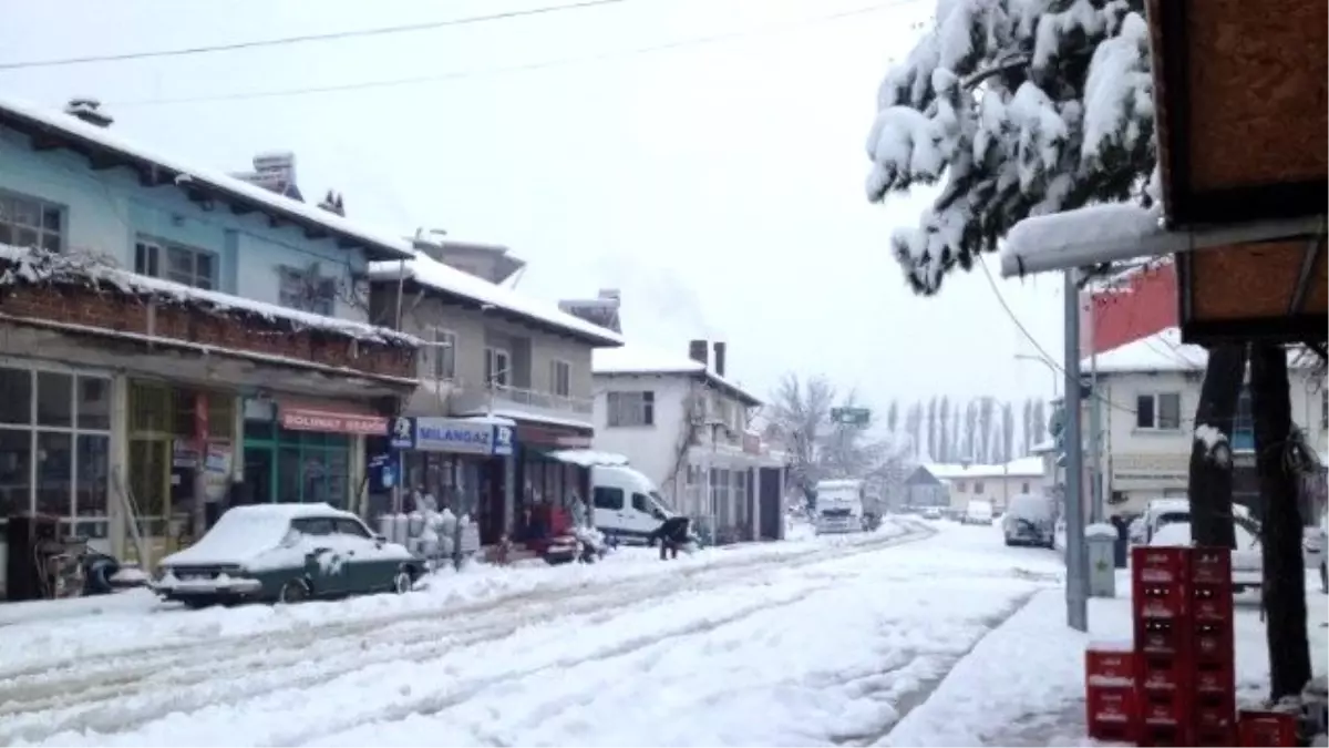 Pazarlar\'a Bağlı Tüm Köy Yollar Kapalı