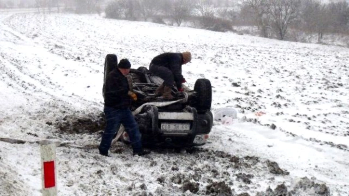 Tekirdağ\'da Kar Kaza Getirdi: 2\'si Çocuk 6 Yaralı