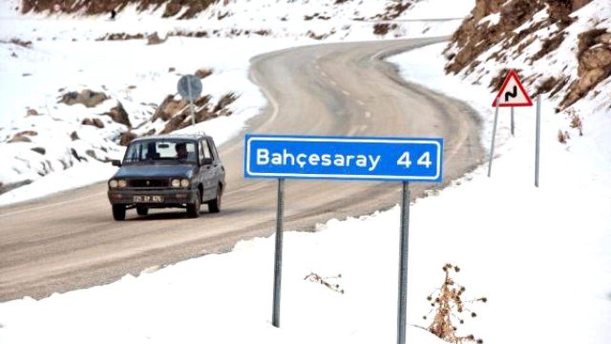Van- Bahçesaray Yolu Açık