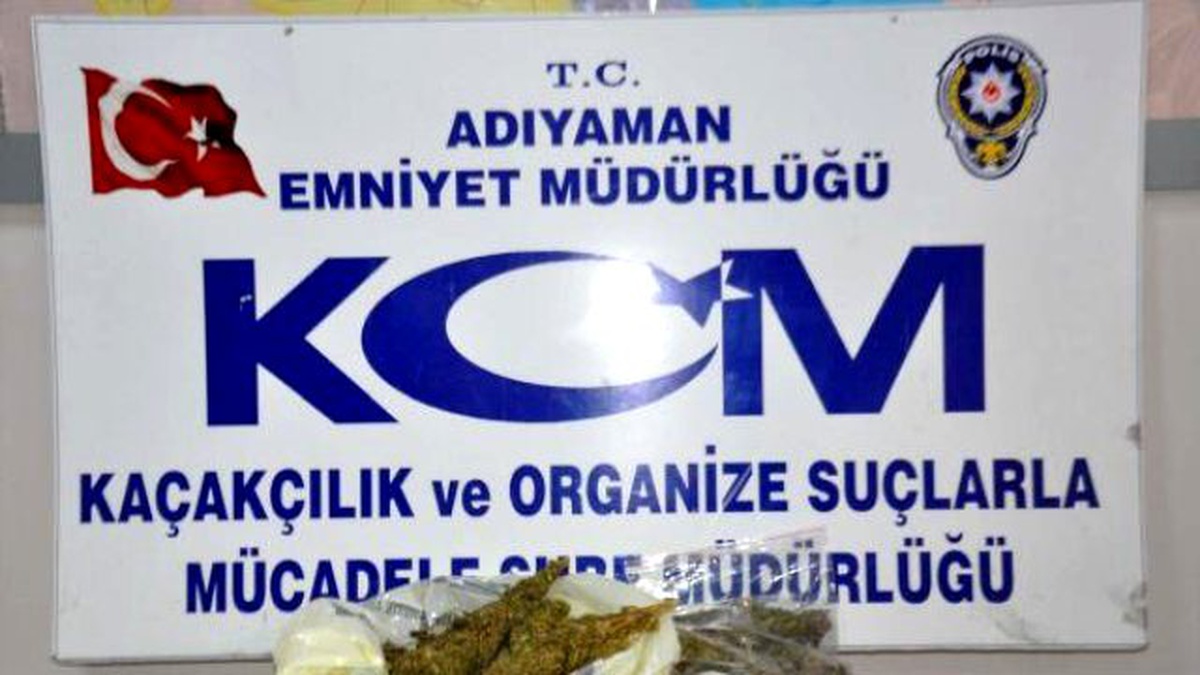 Adıyaman\'da Yarım Kilo Esrar, 3 Gözaltı